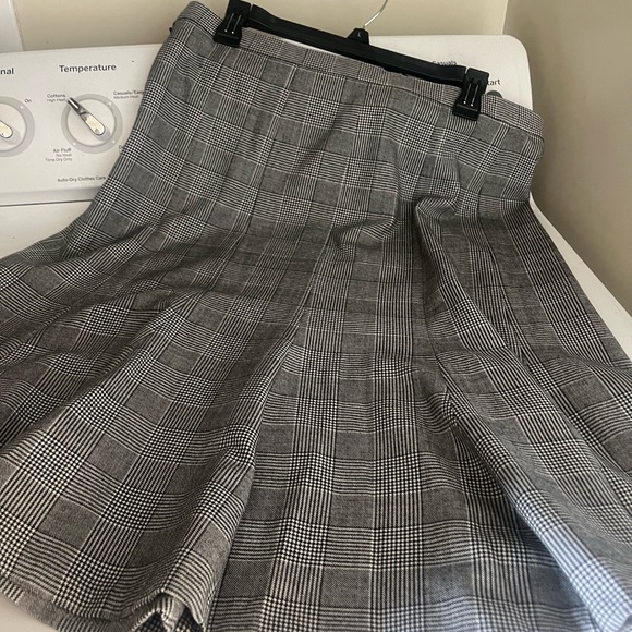 Zac and Rachel grey plaid skirt with bottom ruffle. Size 14 - Picture 1 of 6